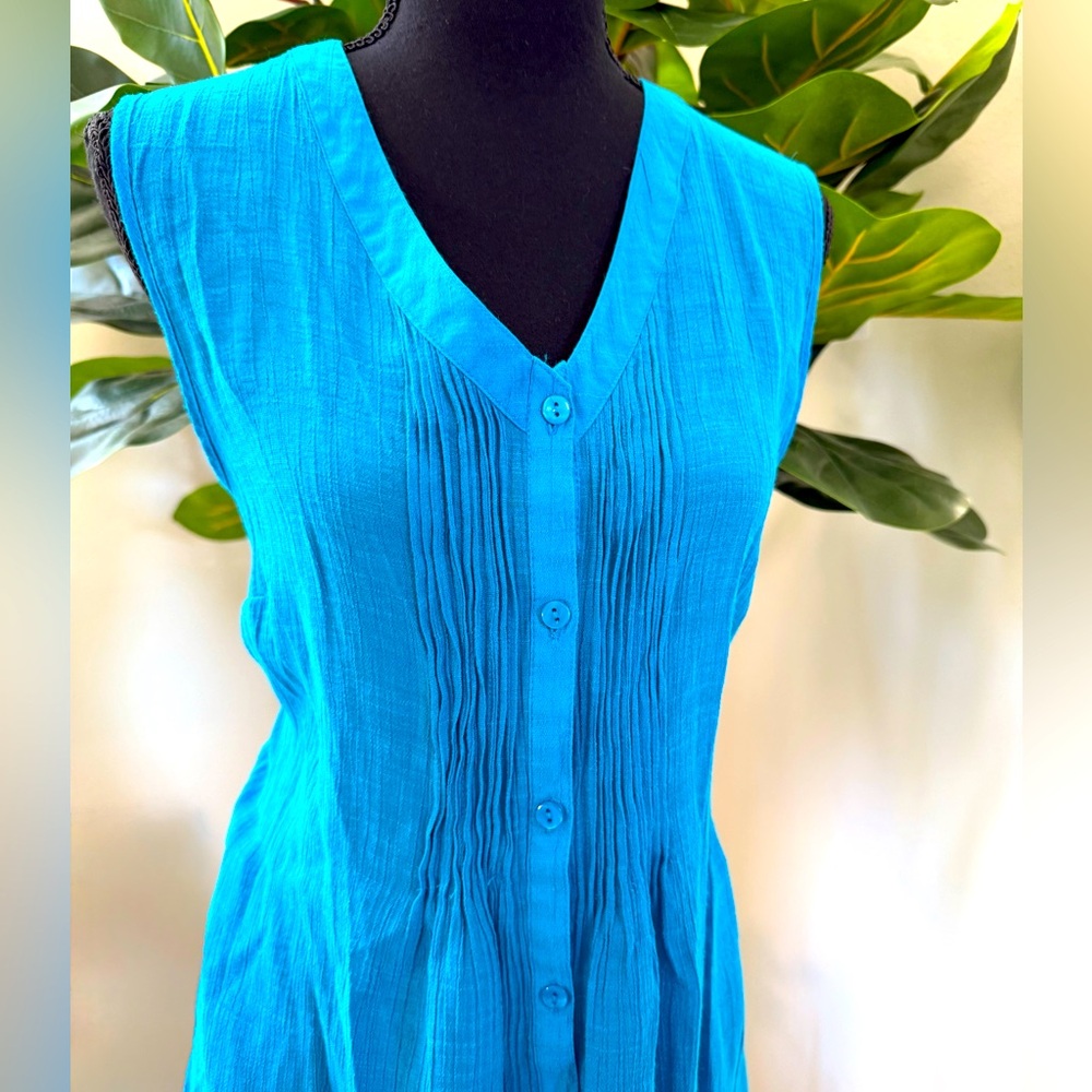 FYLO Turquoise Sleeveless Blouse, High-Low, Crinkle Fabric for Plenty of Stretch